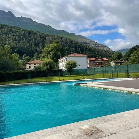 Villa Casa En La Montana Con Piscina De Temporada Arredondo Exterior foto