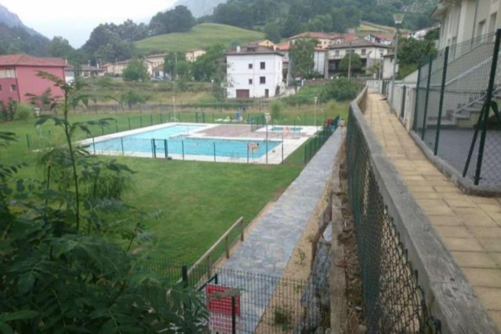 Villa Casa En La Montana Con Piscina De Temporada Arredondo Exterior foto
