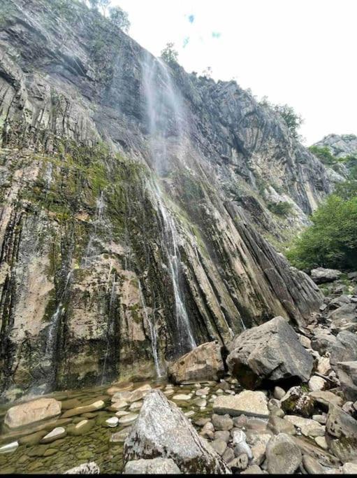 Villa Casa En La Montana Con Piscina De Temporada Arredondo Exterior foto